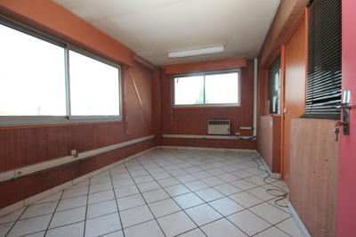 Local d'activité / Entrepôt - 576 m²