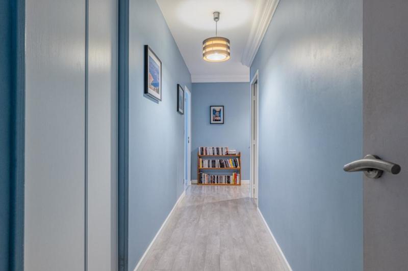 Appartement ancien - 107 m² - 4 pièces