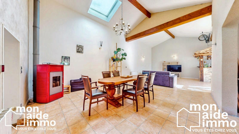 Maison - 249 m² - 7 pièces