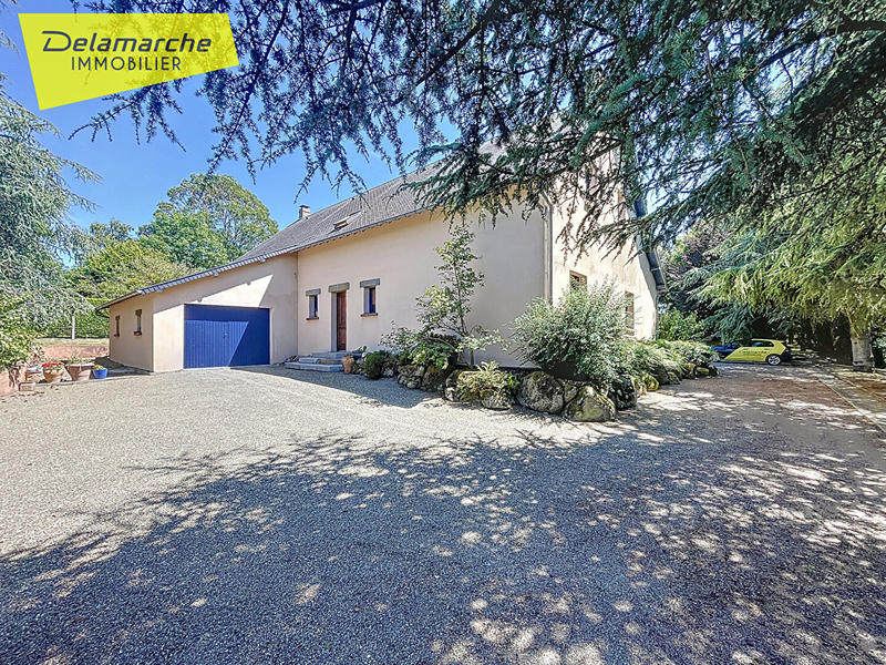 Maison - 257 m² - 8 pièces