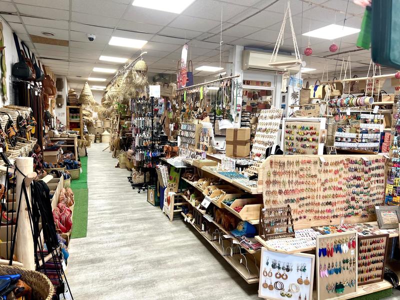 Local commercial - 200 m² - 2 pièces