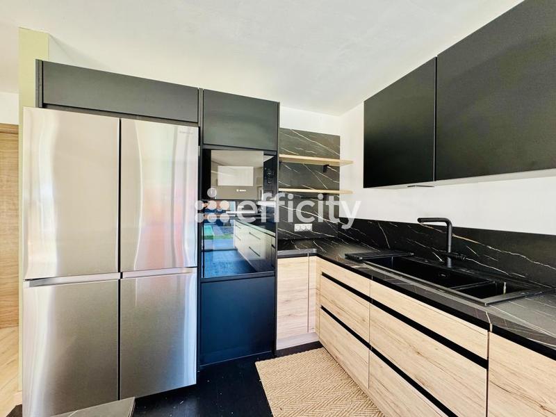 Maison - 248 m² - 7 pièces