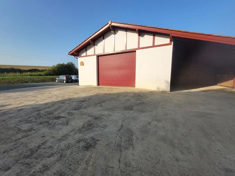 Entrepôt - 70 m² - 2 pièces