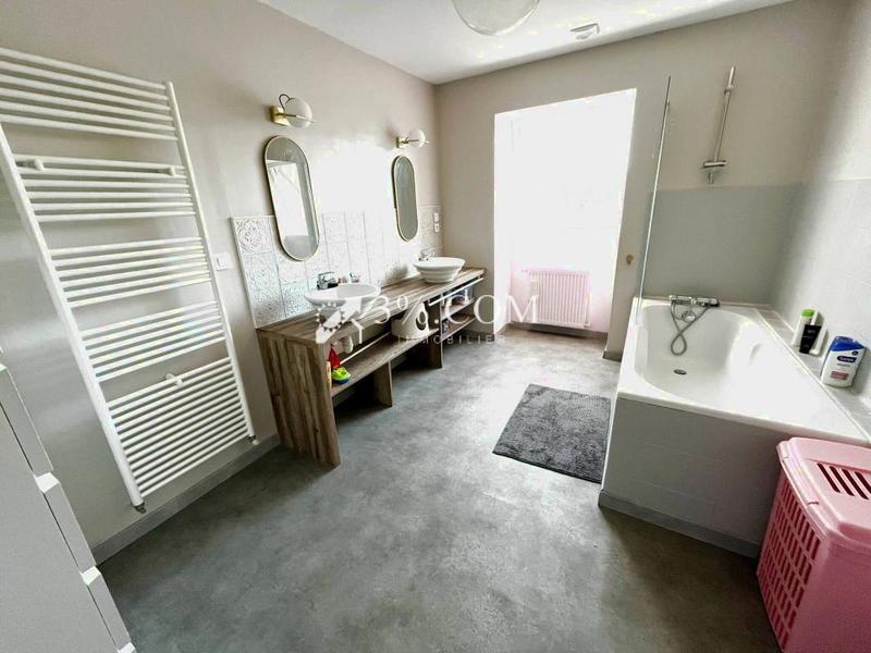 Maison - 145 m² - 5 pièces