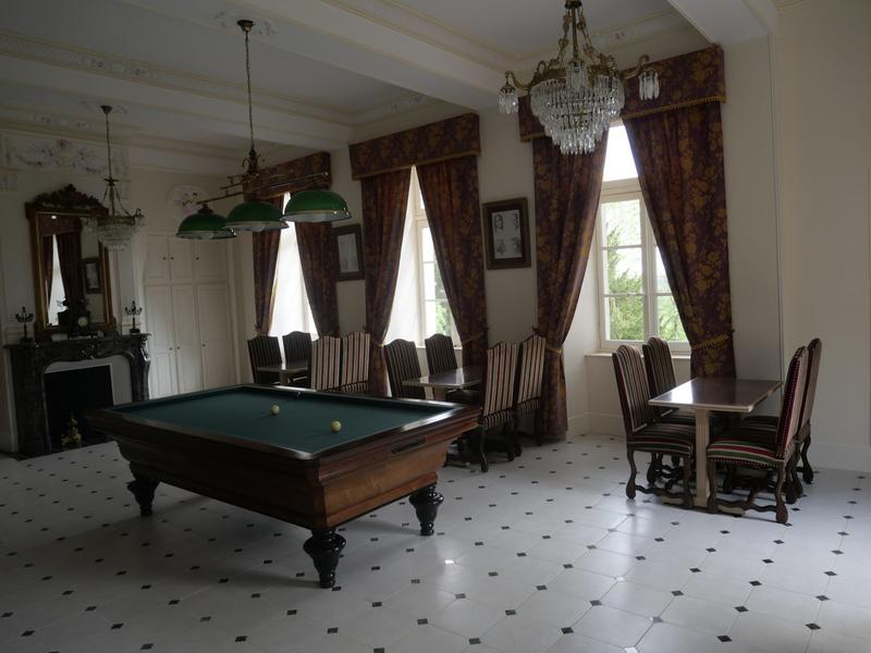 Château - 685 m² - 17 pièces