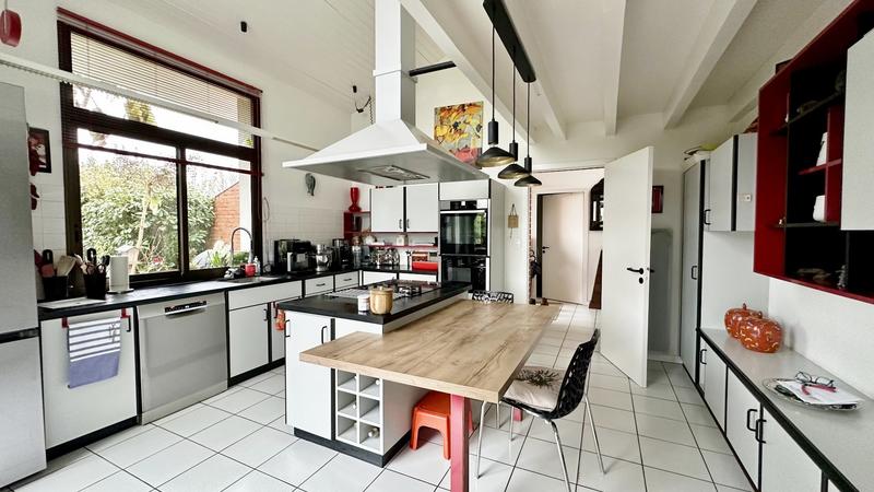 Maison d'architecte - 240 m² - 9 pièces