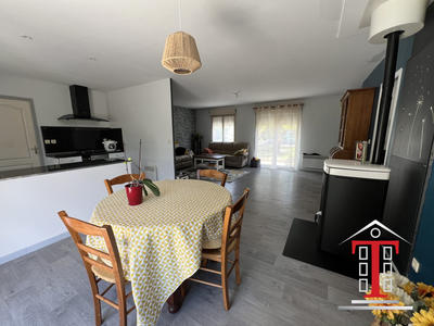 Maison - 90 m² - 5 pièces