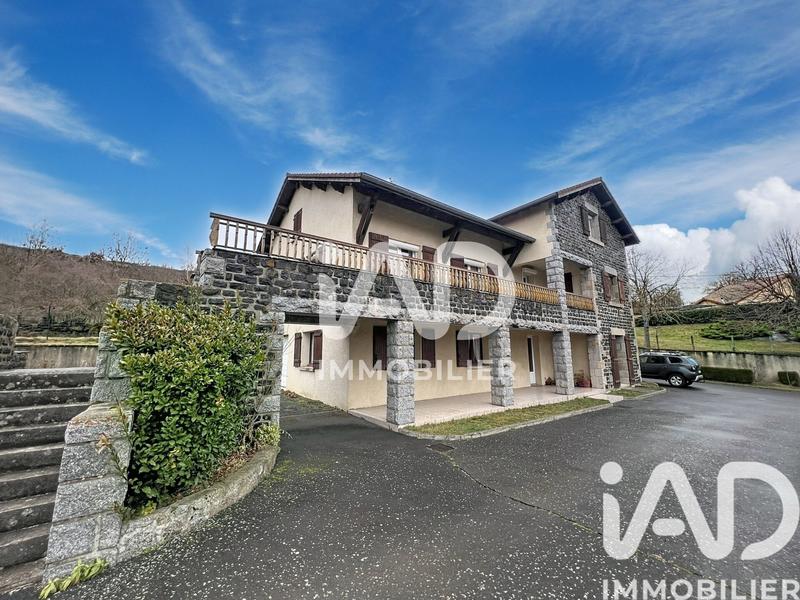 Maison - 277 m² - 10 pièces