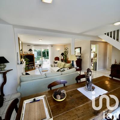 Maison - 140 m² - 7 pièces