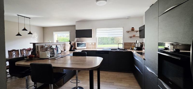 Maison - 288 m² - 10 pièces