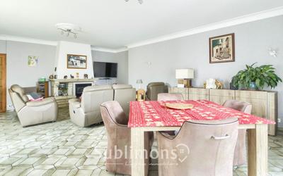 Maison traditionnelle - 183 m² - 6 pièces