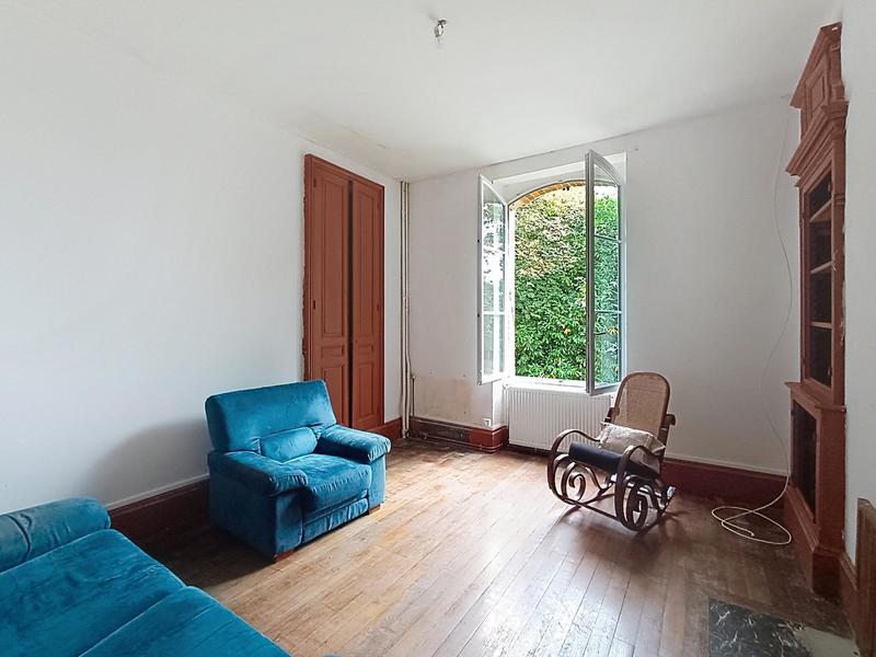 Maison - 230 m² - 7 pièces