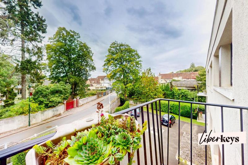 Appartement - 100 m² - 4 pièces