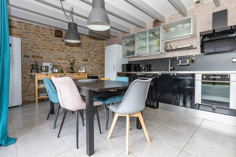 Maison - 186 m² - 7 pièces
