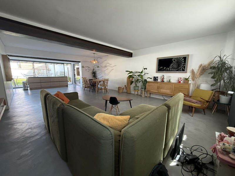 Maison - 181 m² - 6 pièces