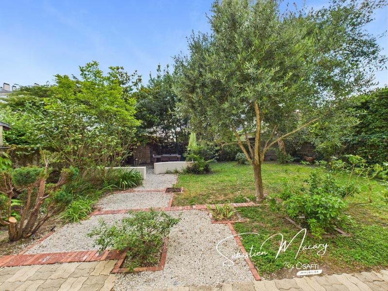 Maison - 140 m² - 7 pièces