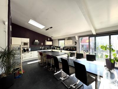 Maison - 190 m² - 4 pièces