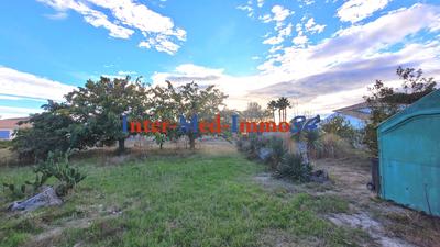 Terrain constructible - 841 m²