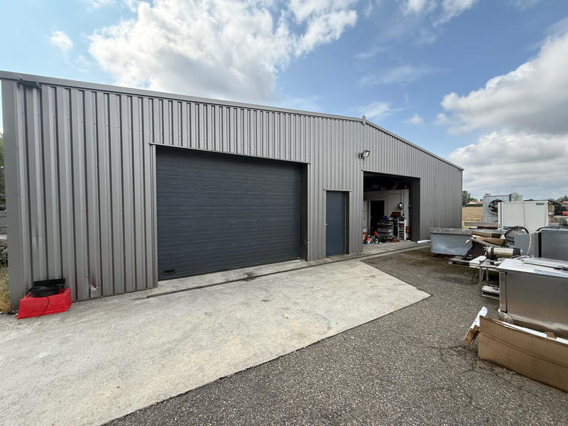 Local commercial - 714 m²