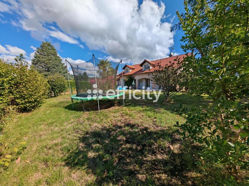 Maison - 233 m² - 7 pièces