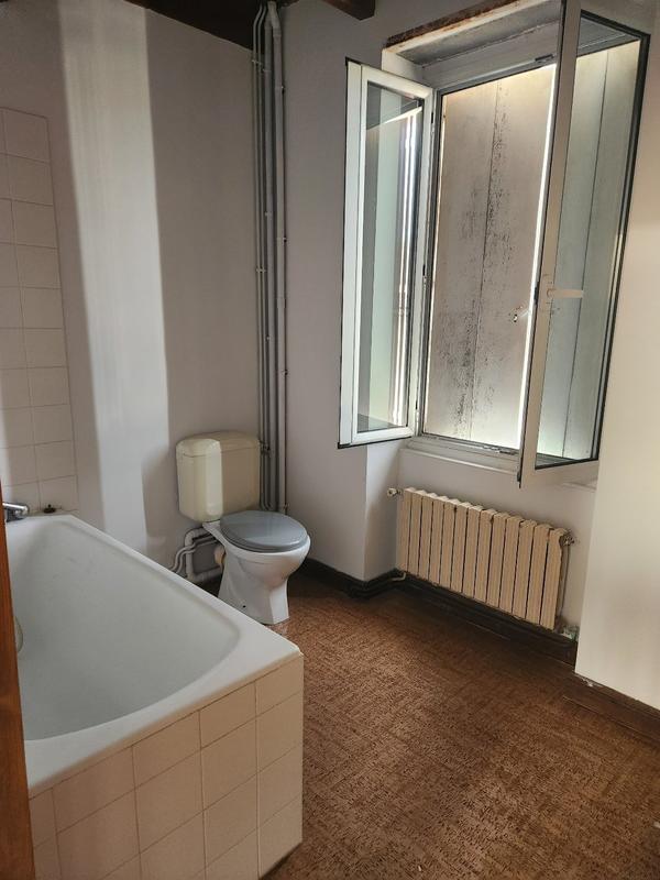Maison - 230 m² - 8 pièces