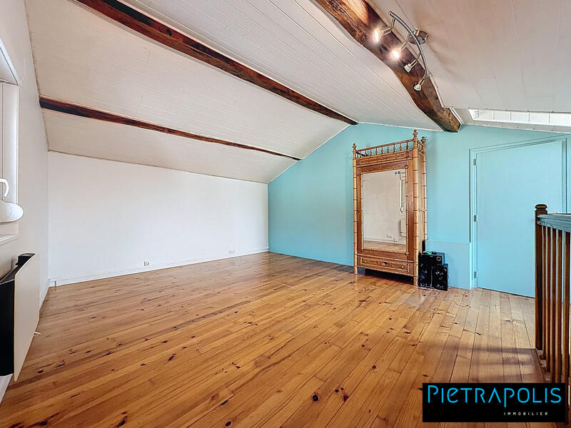 Maison - 185 m² - 5 pièces