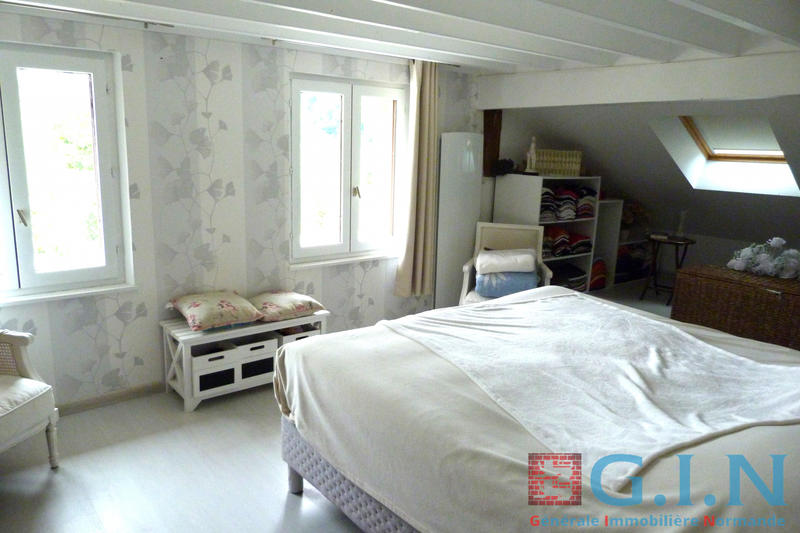 Maison - 205 m² - 10 pièces