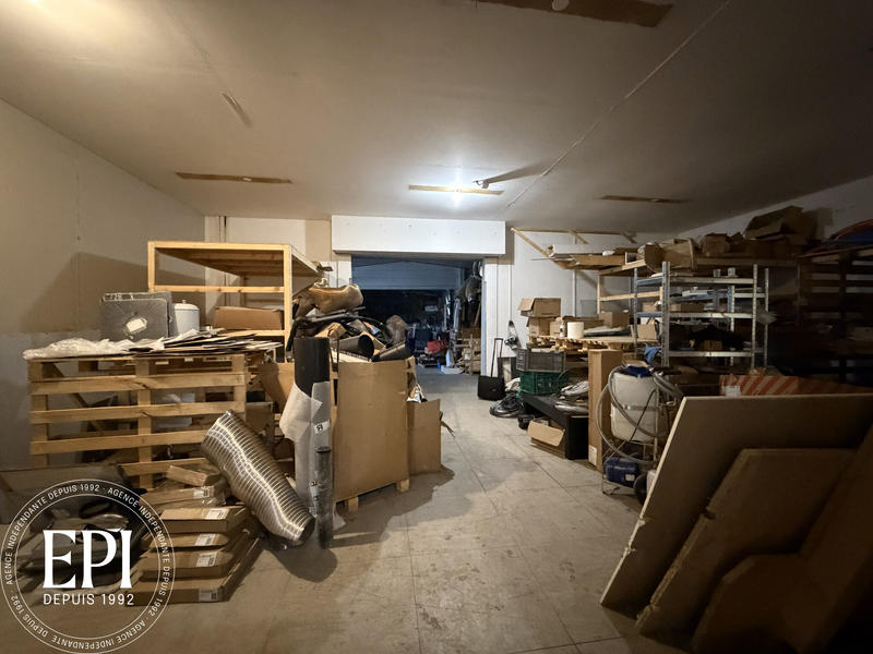 Local commercial - 588 m²