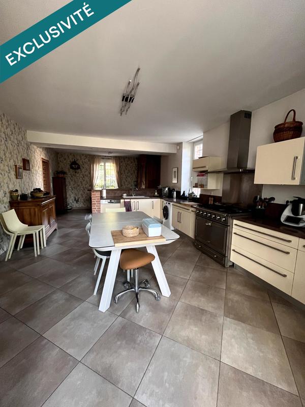 Villa - 260 m² - 8 pièces