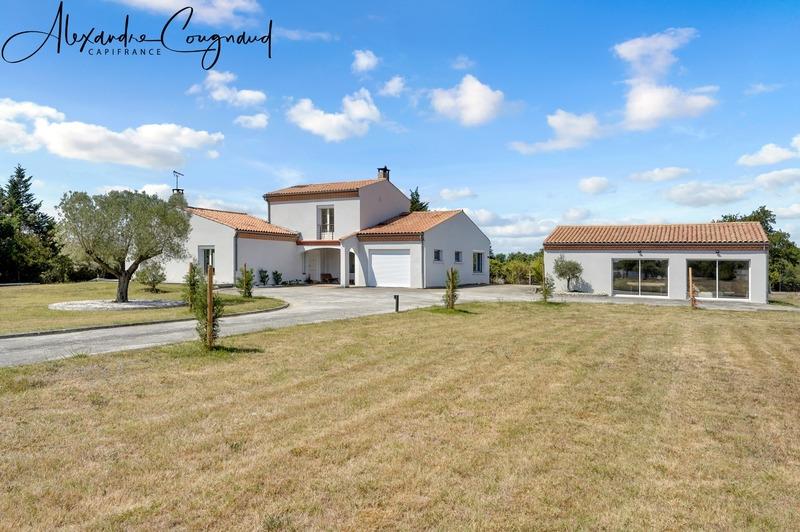 Maison d'architecte - 309 m² - 8 pièces