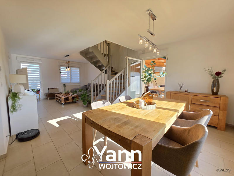 Maison - 97 m² - 5 pièces