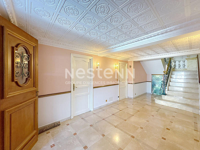 Villa - 398 m² - 11 pièces