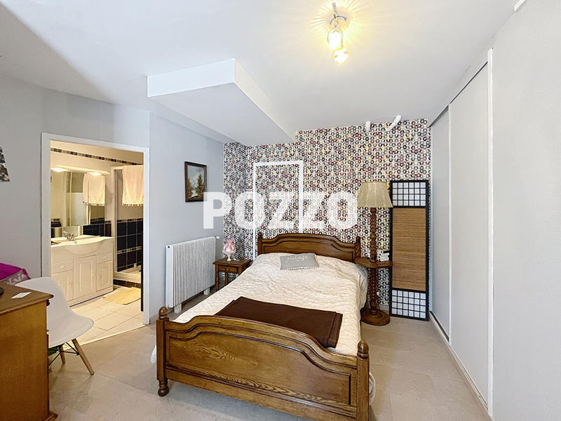 Maison - 212 m² - 7 pièces