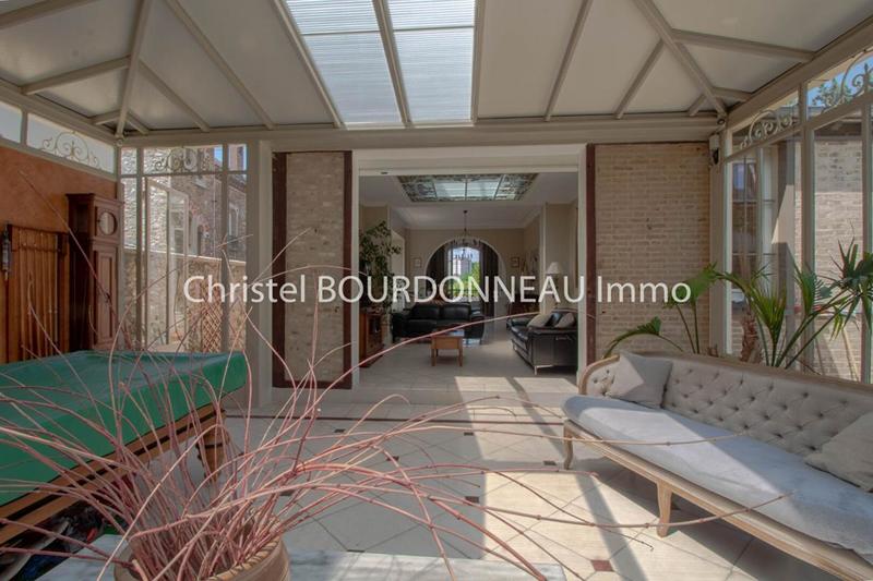 Maison - 201 m² - 9 pièces