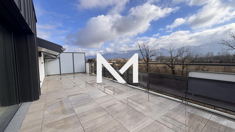 Appartement - 92 m² - 4 pièces