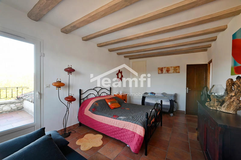 Maison traditionnelle - 135 m² - 7 pièces