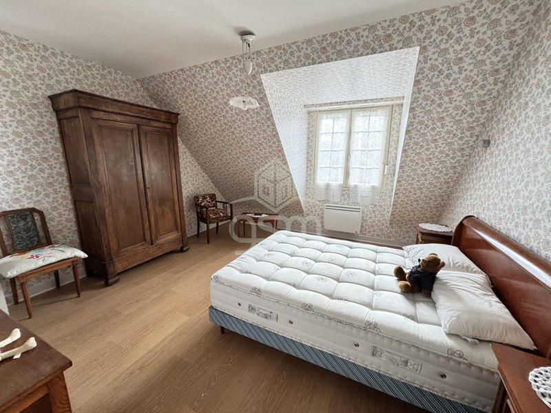 Maison traditionnelle - 203 m² - 7 pièces