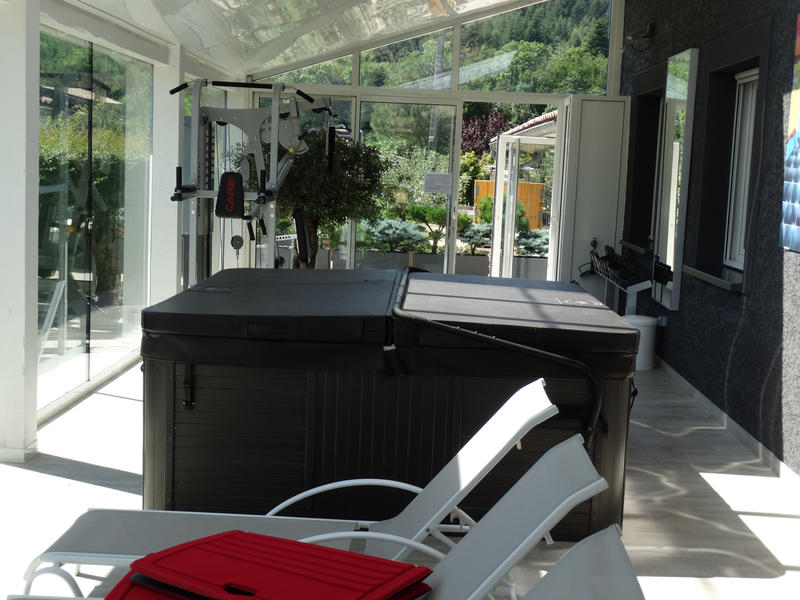 Local commercial - 1 200 m²