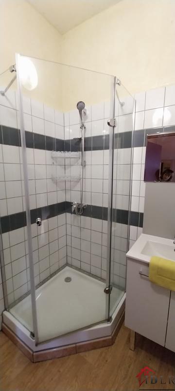 Maison - 1 103 m² - 16 pièces