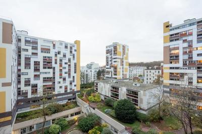 Appartement - 98 m² - 5 pièces