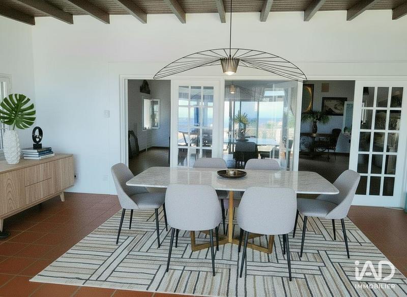 Maison - 400 m² - 6 pièces