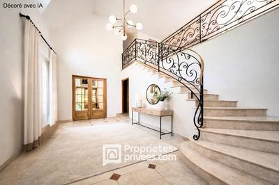 Propriété - 330 m² - 10 pièces