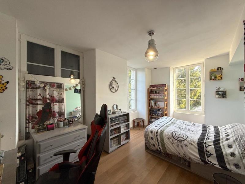 Château - 345 m² - 13 pièces