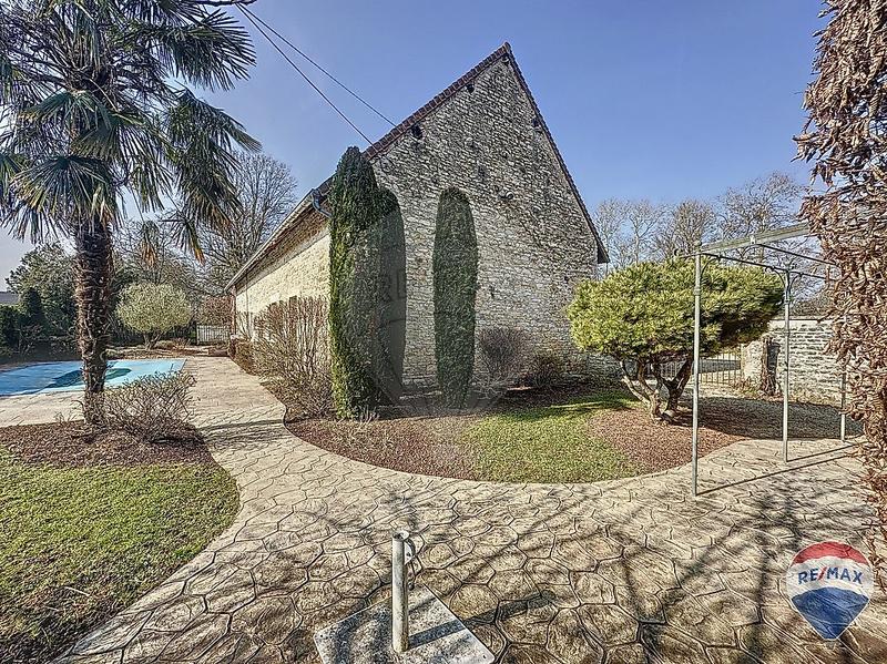 Demeure - 530 m² - 11 pièces