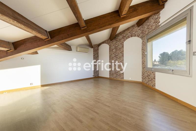 Villa - 284 m² - 7 pièces