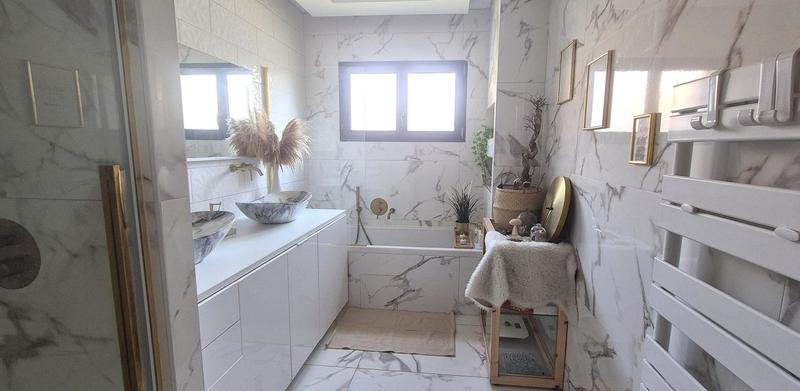 Maison - 226 m² - 7 pièces