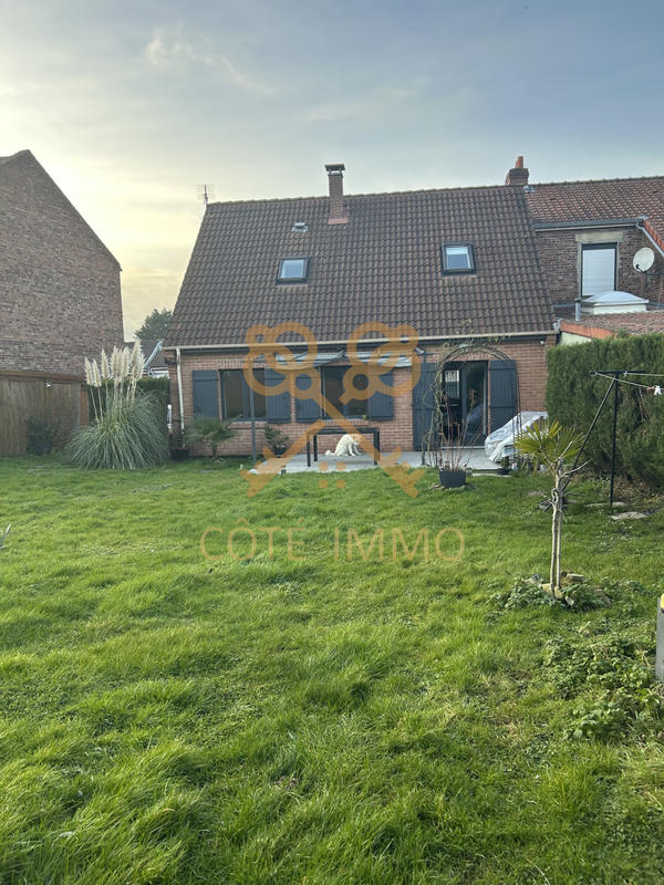 Maison - 95 m² - 5 pièces