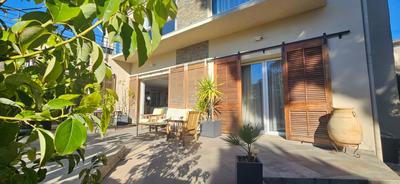 Maison - 195 m² - 8 pièces