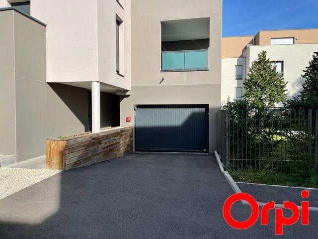 Parking / Garage - 27 m²