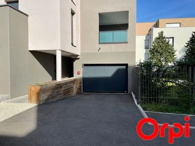 Parking / Garage - 27 m²